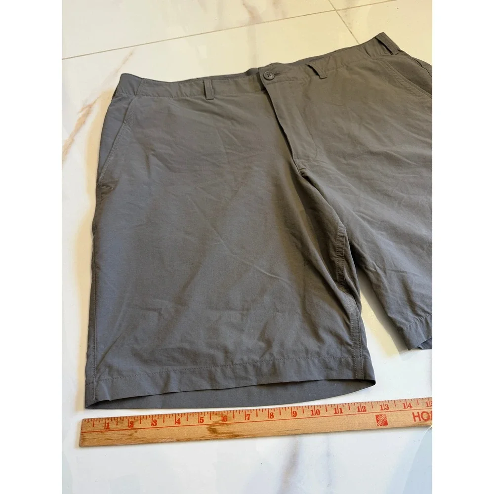 GapFit Drive Mens‎ Gray Golf Performance Shorts Size 40 Activewear Zip Pocket